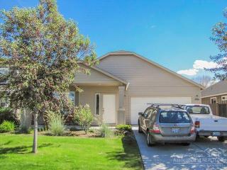 3426 Evergreen Ave, Eagle Crest, OR 97756-2043
