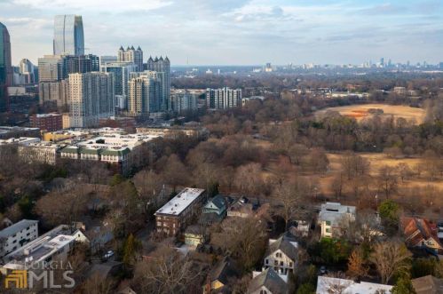 301 10th St, Atlanta GA  30318-5613 exterior