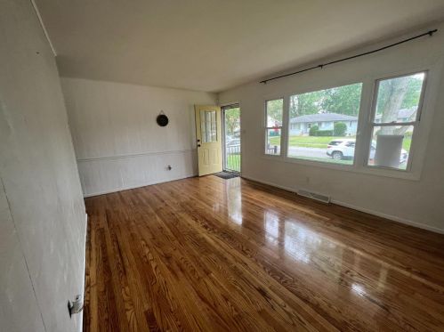 6903 Tyler St, Gary, IN 46410-3339