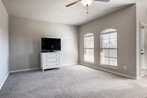 4285 Indian Run Dr, Carrollton TX 75010-3297 exterior