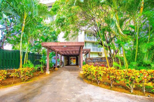 750 Amana St, Honolulu HI  96814-5025 exterior