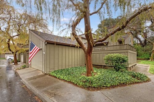 107 Charter Oaks Cir, Los Gatos, CA 95032-1804
