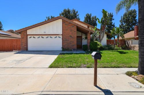 2564 Roxy St, Simi Valley, CA 93065-1534