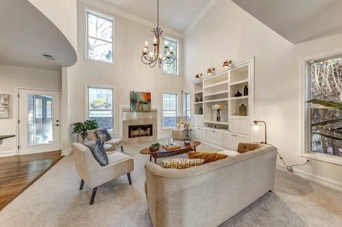 1350 Brookhaven Village Cir, Atlanta, GA 30319-4095