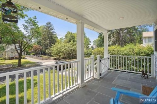 43 Dean St, Ridgewood, NJ 07452-1442