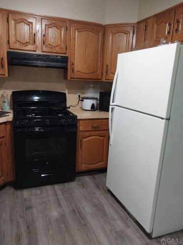 38 Semel Ave, Iselin, NJ 08830-1334