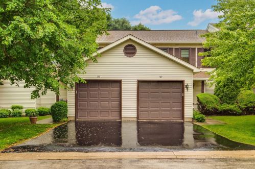 517 Villa Circle Dr, Palatine, IL 60067-9004