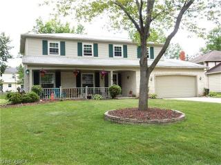 17023 Partridge Dr, Cleveland OH  44136-6268 exterior