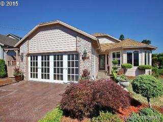 14819 Fremont Ct, Portland OR  97230-4495 exterior