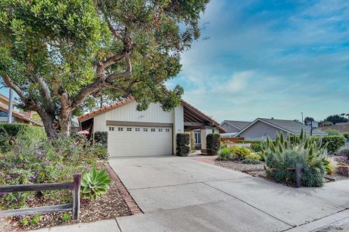 445 Delage Dr, Encinitas, CA 92024-4726