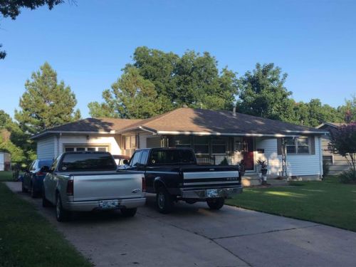 212 Edmond St, Muskogee, OK 74403-4825