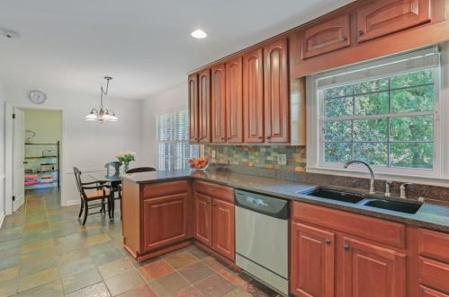 4670 Huntley Dr, Atlanta GA  30342-2728 exterior