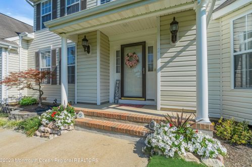 2 Sandpiper Ct, Jackson Twp, NJ 08527-4558