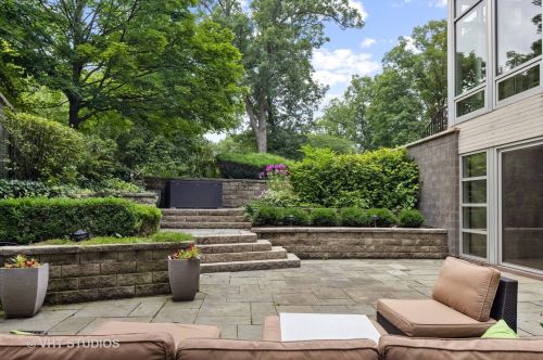 11300 79th St, Willowbrook IL  60527-5107 exterior