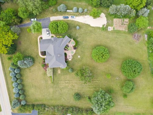 27244 5 Points Rd, Sycamore, IL 60178-9036