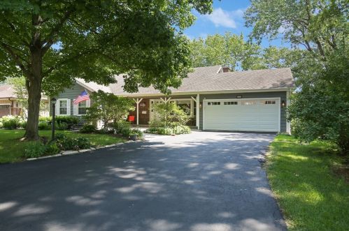 227 Abbotsford Ct, Glendale Heights, IL 60137-4803