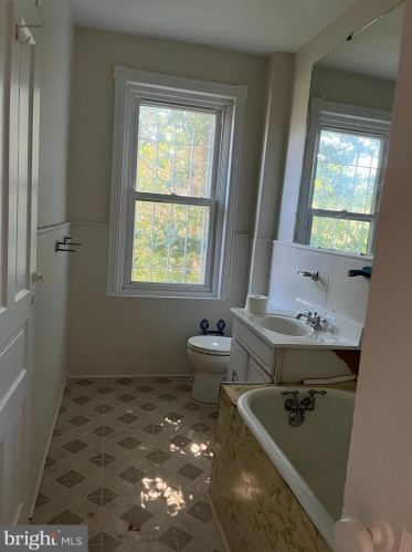 1032 Fillmore St, Philadelphia PA  19124-2905 exterior