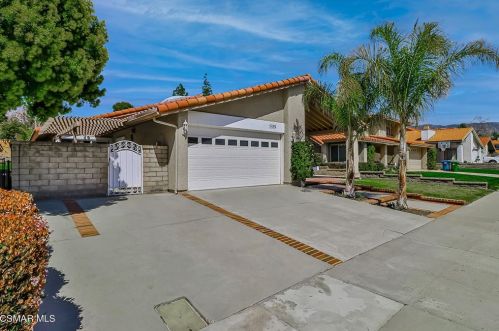 5389 Mohave Dr, Simi Valley, CA 93063-2009
