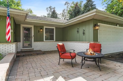 734 Lake St, Batavia, IL 60510-2176