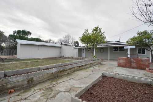 842 Vermont Ave, Los Banos CA 93635-3316 exterior