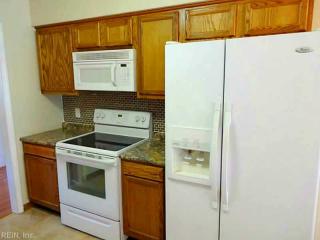 913 Lindale Dr, Chesapeake, VA 23320-5932