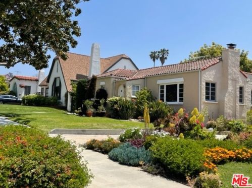 1318 Moncado Dr, Glendale CA  91207-1832 exterior