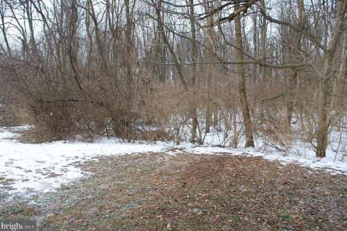 38 Hathaway Dr, Carlisle PA 17015-8892 exterior