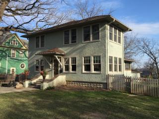 222 7th St, Hastings, MN 55033-2003
