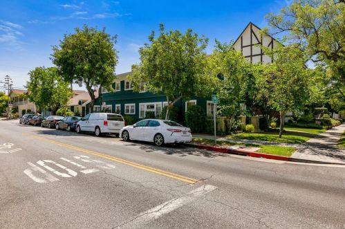 244 Kenwood St, Glendale CA  91206-4209 exterior