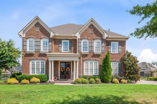 1932 Fairhaven Ln, Murfreesboro, TN 37128-4829