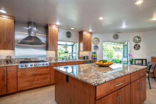 4991 Old Oak Pl, Santa Barbara, CA 93111-1915