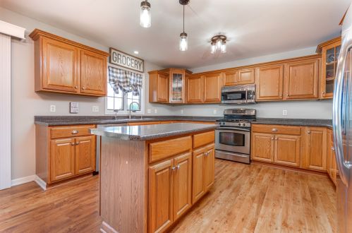 1154 Arneita St, Sycamore IL  60178-1125 exterior