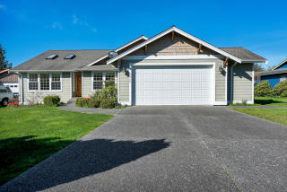 3350 Forest Ct, Bellingham, WA 98225-1124