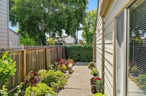 1260 Laguna Ln, San Luis Obispo, CA 93405-4847