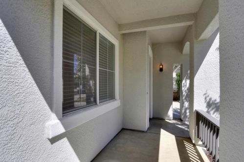 9453 Brookmont Ct, Elk Grove, CA 95624-6007
