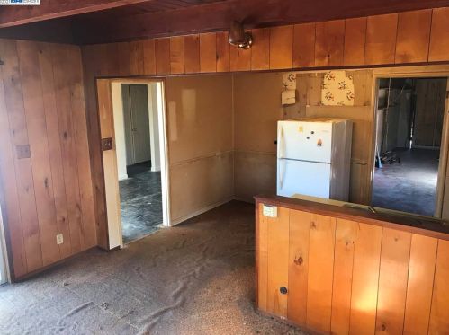 42 Shasta St, Hayward, CA 94541-1646