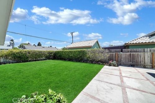 5771 Heil Ave, Huntington Beach CA  92649-3771 exterior