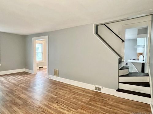 37 Lincoln Ave, Norwalk CT  06854-3709 exterior
