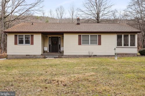 1145 Buffalo Hollow Rd, Three Churches, WV 26757-6891