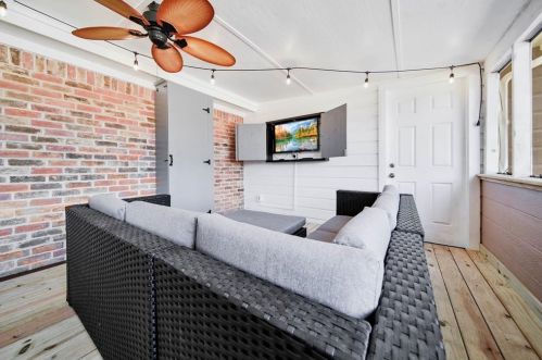 1100 Chateau Wood Pkwy Dr, Conroe TX  77385-9773 exterior