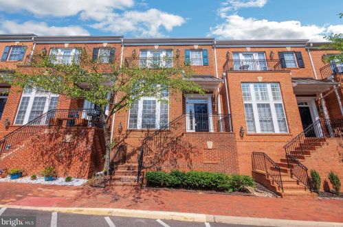 704 Vestal St, Woodbridge, VA 22191-5434