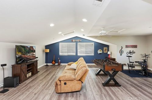 9564 Chandelle Way, Riverside CA  92508-6810 exterior