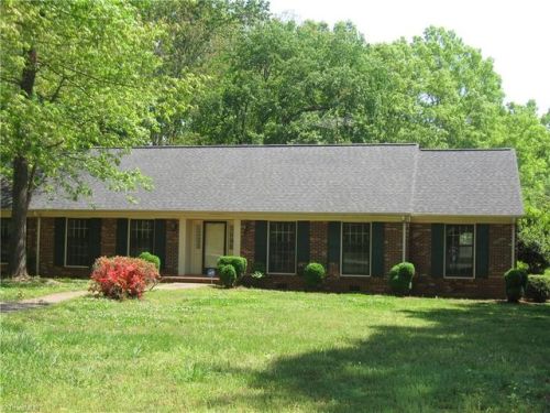 2115 Meadowbrook Ter, Reidsville, NC 27320-6023
