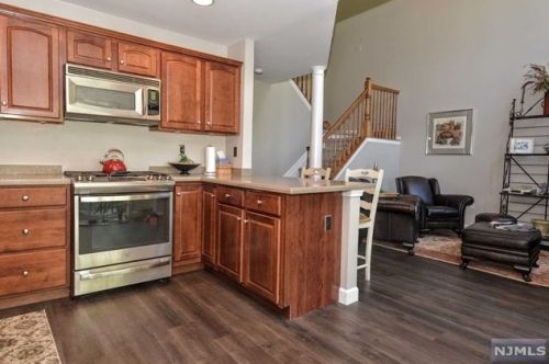 59 Magnolia Way, Paterson NJ  07508-3114 exterior