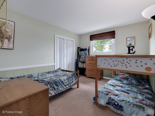 452 Cochise Ct, Carol Stream IL  60188-1515 exterior