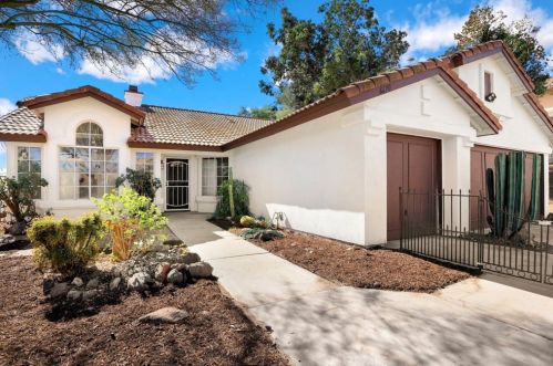 6670 Avenida Michaelinda, Riverside CA  92509-7227 exterior