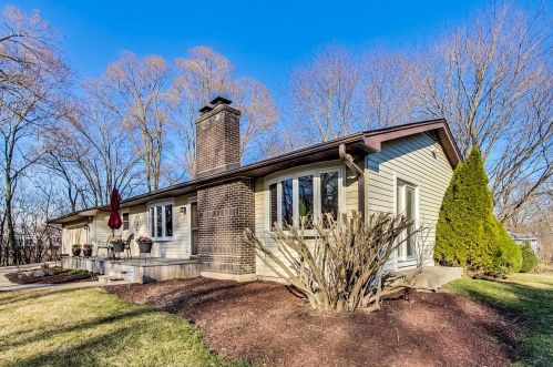 1195 Coolidge Ave, Palatine, IL 60067-2229