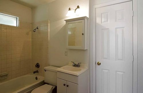 1512 Broadmoor Dr, Bryan TX  77802-3257 exterior