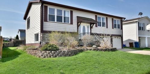 71 Brookside Dr, Glendale Heights, IL 60139-1912