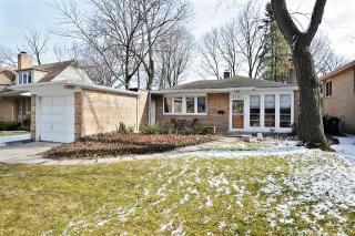 9521 Lincolnwood Dr, Evanston, IL 60203-1125